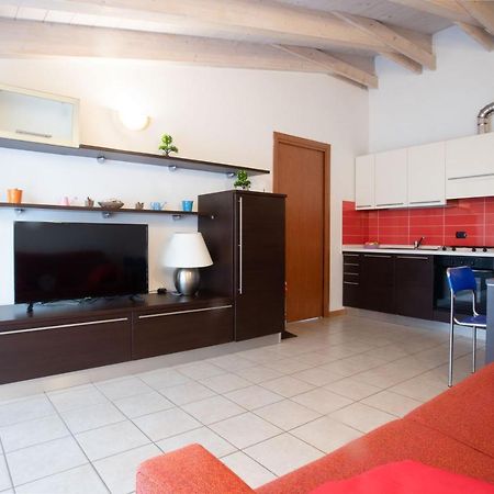 Casa Vacanze Valeria Sondrio Bagian luar foto