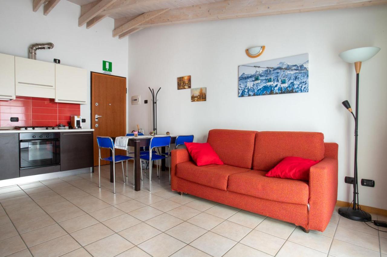 Casa Vacanze Valeria Sondrio Bagian luar foto