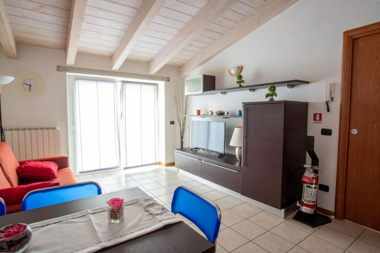 Casa Vacanze Valeria Sondrio Bagian luar foto